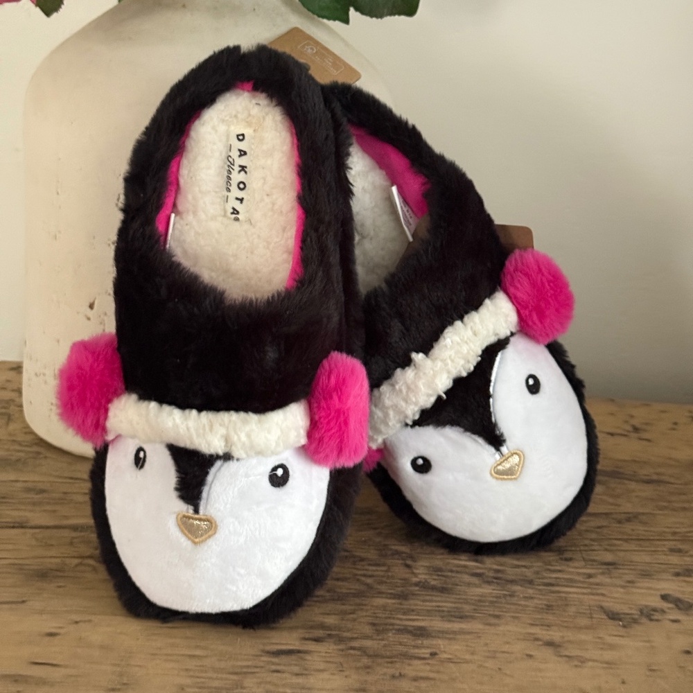 Womens Plush Penguin Faux Fur Slip on Slippers